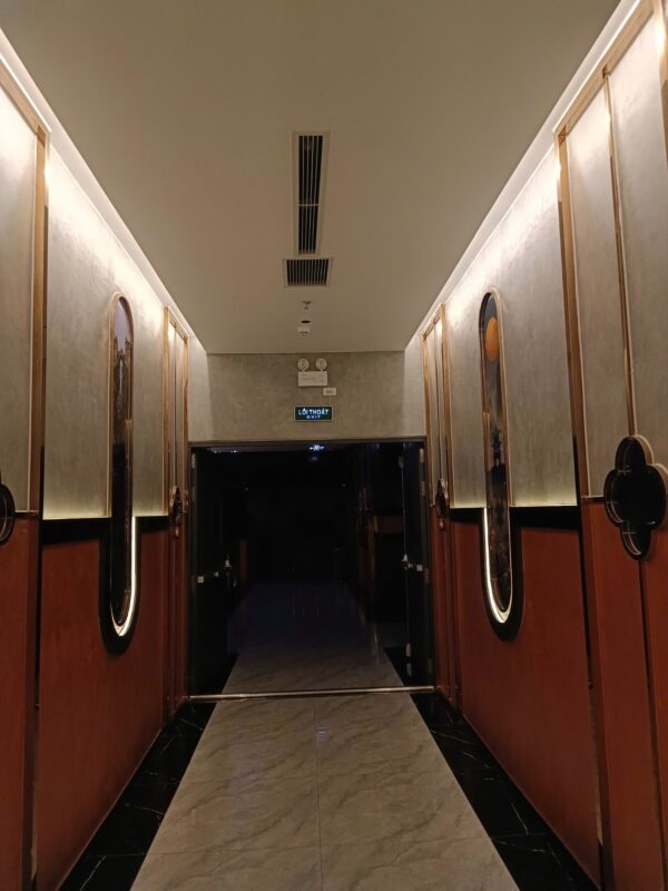 Hành lang lối thoát hiểm Shanghai KTV