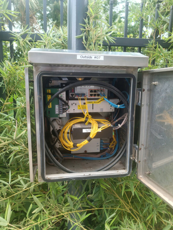 Tủ mạng ngoài trời đấu nối cáp quang
